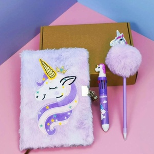 Bella scatola pura pacchetto Set diario diario taccuino con copertina in peluche e penna <span class=keywords><strong>regalo</strong></span> di cancelleria Set regali di nozze per gli ospiti bambini - Product Image 3
