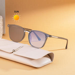 Lunettes de soleil pour hommes ZT-2893, monture carrée en TR, verres en PC, protection UV400, classe 2, pare-soleil, couleur noire, design à manchon magnétique - Product Image 1