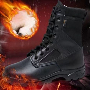 รองเท้าบูทหุ้มข้อสูง กันน้ำ ระบายอากาศ พื้นยางกันลื่น รองเท้าทำงานผู้ชาย น้ำหนักเบา ส้นเตี้ย หนังเย็บต่อกัน - Product Image 4