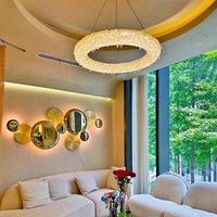 Lustre en cristal français léger, de haute qualité, luxe italien moderne, salle à manger, ambiance atmosphérique, chambre à coucher, lumière annulaire, haute sensibilité