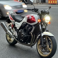 Moto de rue Honda CB400 d'occasion, essence, 400 cm³, refroidissement liquide, 4 cylindres en ligne, haute performance
