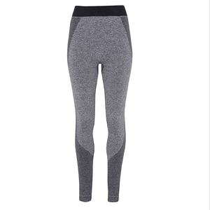 Leggings Capri extensibles pour femmes pour temps chaud Fitness Contour Seam Leggings taille haute pour la salle de sport et le yoga - Product Image 1