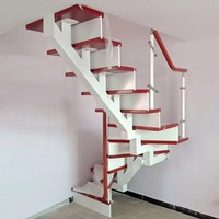 Escalier moderne à poutres en acier, design à montantes ouvertes, main courante en bois, garde-corps en acier inoxydable, escalier droit à monopoutre