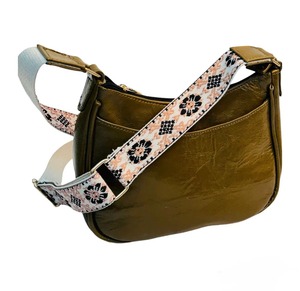 Sac à main en cuir de qualité supérieure pour femmes, avec longue bandoulière et poches organisatrices, idéal pour le shopping, disponible à la vente - Product Image 2