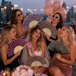 Abanico Plegable de Bambú con Estampado de Leopardo, Portátil, para Fiesta de Despedida de Soltera, Baile de Novia, Noche de Solteras - Product Image 1
