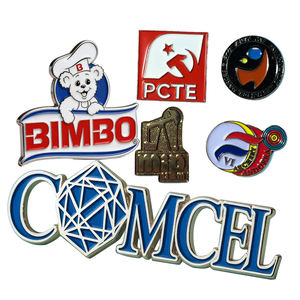 Épingles en métal en alliage de <span class=keywords><strong>zinc</strong></span> émaillées à chaud, plaquées or, personnalisées, style traditionnel et moderne, à faible MOQ, pour chapeaux - Product Image 1