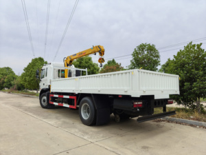 Grue à flèche droite montée sur camion de 8 tonnes à haute efficacité avec stabilisateurs pour le chargement et la livraison d'équipements de construction - Product Image 5