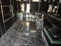 Maison conteneur résidentielle avec peinture murale paysagère peinte à la main, kit de construction modulaire préfabriqué artistique pour mini-maison portable
