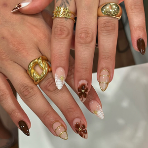 Diseño de Uñas Francesas Marrón <span class=keywords><strong>Dorado</strong></span>, Estilo Almendrado Brillante <span class=keywords><strong>con</strong></span> Acentos Florales, <span class=keywords><strong>Manicura</strong></span> para Salón, Bodas, Fiestas, Eventos, Uñas de Moda 4552 - Product Image 1