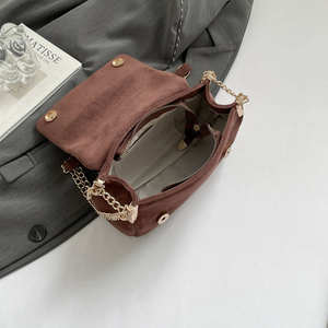 Sac bandoulière élégant 2026 avec rabat décoratif et chaîne, nouvelle collection - Product Image 5