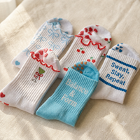 Chaussettes de yoga antidérapantes personnalisées à bord festonné avec impression de texte, chaussettes de studio de Pilates pour femmes, chaussettes à grip