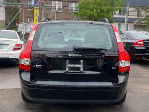 Venta al por mayor: Coche usado Volvo V50 2.4i 4 puertas familiar 2006, limpio, sin accidentes, asientos de cuero, volante a la izquierda, cámara trasera, emisiones III. - Product Image 6