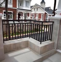 Clôtures en fer forgé 2026 très demandées, clôtures métalliques personnalisées pour villas, garde-corps de balcon étanches et résistants au vent