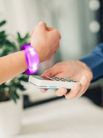 Gelang LED Modern Tahan Air yang Dapat Disesuaikan dengan Lampu Gerak Timer Desain Natal-Jam Tangan LED Digital