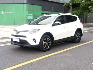 Véhicule d'<span class=keywords><strong>occasion</strong></span> en promotion : Toyota <span class=keywords><strong>RAV4</strong></span> 2.0T <span class=keywords><strong>essence</strong></span> 2016, 5 <span class=keywords><strong>portes</strong></span>, 5 places, SUV de taille moyenne - Product Image 2