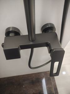 Ensemble de douche moderne en acier inoxydable à un seul niveau, éco-performance, pour salle de bain - Product Image 3