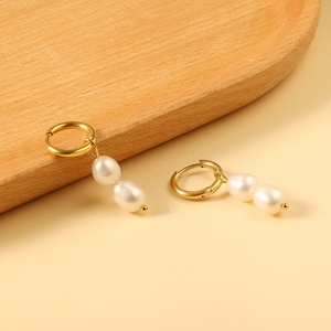 Joyería Delicada de Acero Inoxidable para Mujer, Pendientes de Aro Colgantes con Perlas Geométricas Chapadas en Oro de 18K para Chicas - Product Image 5