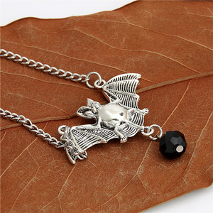 Collana con ciondolo a pipistrello e perline viola per il Giorno dei Morti, regalo di Halloween per donna - Product Image 5