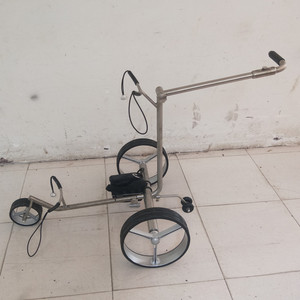 <span class=keywords><strong>Chariot</strong></span> de <span class=keywords><strong>Golf</strong></span> Électrique en Alliage de <span class=keywords><strong>Titane</strong></span> avec Télécommande, Moteur Tubulaire Invisible et Batterie au Lithium - Product Image 4