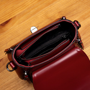 Sac à bandoulière en cuir véritable pour femme, petit sac vintage tendance, sac à main <span class=keywords><strong>bordeaux</strong></span> à rabat en cuir - Product Image 3