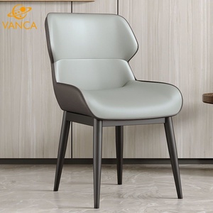 <span class=keywords><strong>Chaise</strong></span> de salle à manger moderne en cuir <span class=keywords><strong>microfibre</strong></span> <span class=keywords><strong>beige</strong></span> de luxe léger avec structure en métal noir et éponge 45D pour la maison et les restaurants - Product Image 1