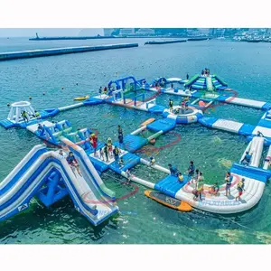 Parque aquático flutuante exterior, equipamento gigante comercial do parque de diversões para adultos
