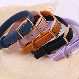 Vente en gros de laisses de luxe durables réglables en <span class=keywords><strong>caoutchouc</strong></span> avec revêtement en PVC et collier de <span class=keywords><strong>chien</strong></span> étanche de couleur personnalisée - Product Image 1