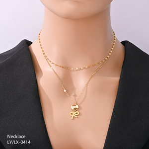 Collier pendentif nœud papillon double couche en acier inoxydable plaqué or 18 carats avec perles, inaltérable, tendance et de luxe pour femme - Meilleure vente - Product Image 1