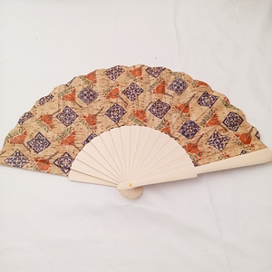 Éventail pliant portable en bambou et liège, décoratif, naturel, avec logo personnalisé, motif art populaire peint, pour cadeau d'affaires ou de mariage - Product Image 6
