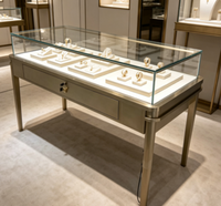 Présentoir mural professionnel en métal pour bijoux, éclairage LED intégré, durable, pour magasin, fournisseur de mobilier