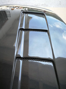 Capot en fibre de carbone sur mesure - Design élégant, personnalisé, léger, haute résistance pour les modèles automobiles spécifiques - Product Image 6