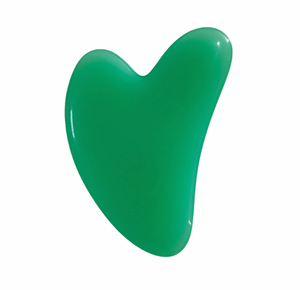 Gua sha de resina en forma de corazón - Product Image 1