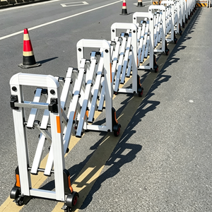Barrera de Tráfico Retráctil Manual, Puerta Expandible Móvil, Barrera de Seguridad Temporal para Control de Multitudes en Carreteras con Ruedas - Product Image 6