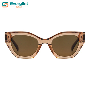 Gafas de Sol Italianas al por Mayor con Montura de Acetato Ojo de Gato TR90, Colores Modernos y Elegantes, Materiales de Alta Gama Seleccionados - Product Image 1