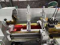 CD6241 est utilisé pour l'usinage industriel d'arbres de tournage de taille moyenne pour tours à moteur avec corps de lit de trempage par induction