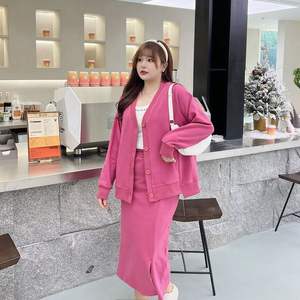 Ensemble sweat-shirt col en V et jupe taille haute pour femme grande taille, couleur unie, tricot de coton, tenue décontractée pour femme adulte - Product Image 2