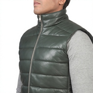 Gilet en cuir PU noir pour homme, col en V, simple boutonnage, sans manches, coupe-vent, boutons dorés, couleur unie, vêtement d'hiver - Product Image 4