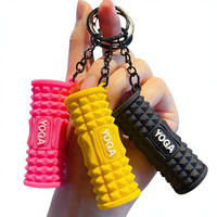Porte-clés mini tapis de yoga en silicone en gros, coloré, détachable, breloque de sac, cadeau promotionnel fitness, logo personnalisé disponible