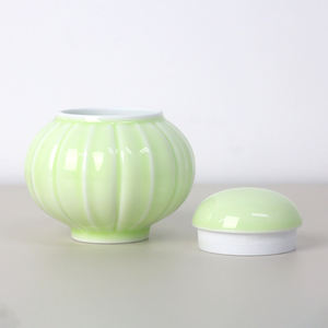आधुनिक सिरेमिक कद्दू फ्लोवरपॉट vase प्रकाश हरे रंग के ग्लेज़ेड सिरेमिक जार के साथ 9*8.6 सेमी टेबलटॉप सिरेमिक कंटेनर - Product Image 4