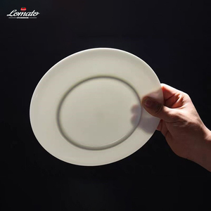Plato de Cerámica Personalizado Ecológico Moderno Blanco de Lujo con Borde Dorado, Platos Hondos de Porcelana Fina para Hoteles y Restaurantes de Alta Gama - Product Image 5