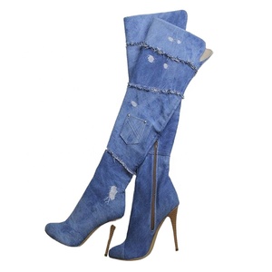 Bottes de cow-boy en denim tendance automne/hiver, légères, à bout pointu, à talon aiguille, hauteur genou, avec fermeture éclair latérale, effet usé, pour femmes - Product Image 1