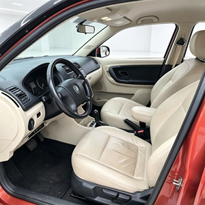 Práctico Skoda <span class=keywords><strong>Fabia</strong></span> 2012 1.6L Automático Compacto <span class=keywords><strong>Hatchback</strong></span> de 5 Plazas con Volante a la Izquierda, Coche Usado de Gasolina para Uso Familiar en África - Product Image 5