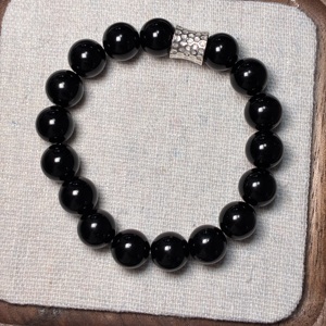 Bracciale in <span class=keywords><strong>ossidiana</strong></span> nera naturale da 10 mm con ciondolo in argento da 7 mm, pietra energetica curativa, gioiello protettivo per uomo e donna, 17 cm - Product Image 2