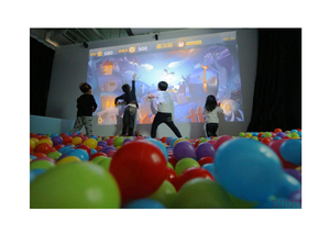 60fps capteur laser doigt tactile Interactive Wall Projection Interactive Smash Ball Games Interactive Wall Aire <span class=keywords><strong>de</strong></span> jeux intérieure - Product Image 3