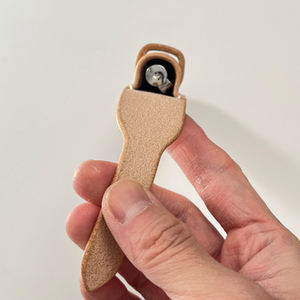 <span class=keywords><strong>Estuche</strong></span> <span class=keywords><strong>para</strong></span> bolígrafos con solapa de cuero sin teñir Portalápices de cuero curtido vegetal hecho a mano - Product Image 4