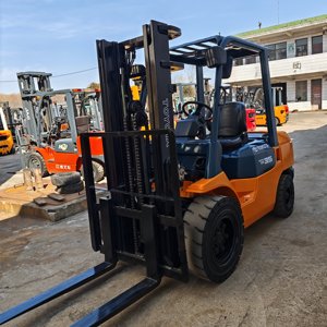 รถยกดีเซล FD35 มือสอง 3.5 ตัน เสากระโดงสองท่อน แบบนั่งขับ พร้อมง่ามยาว 1070 มม. กว้าง 125 มม. สำหรับใช้งานกลางแจ้ง - Product Image 5