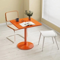 Chaise carrée blanche moderne et minimaliste en bois pour restaurant, café et salon de thé
