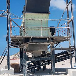 Ligne de concassage de pierres de haute qualité avec concasseur à mâchoires, concasseur à cône et concasseur à percussion pour l'exploitation minière et les carrières - Product Image 4