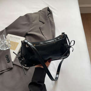 Sac à bandoulière multifonctionnel Bow Underarm en cuir PU avec doublure en polyester, sac fourre-tout tendance pour femme - Product Image 3