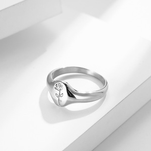 Anillo unisex minimalista, de estilo nicho y único, con estampado floral, anillo de cola de acero de titanio con flor de rosa, joyería para mujer - Product Image 3